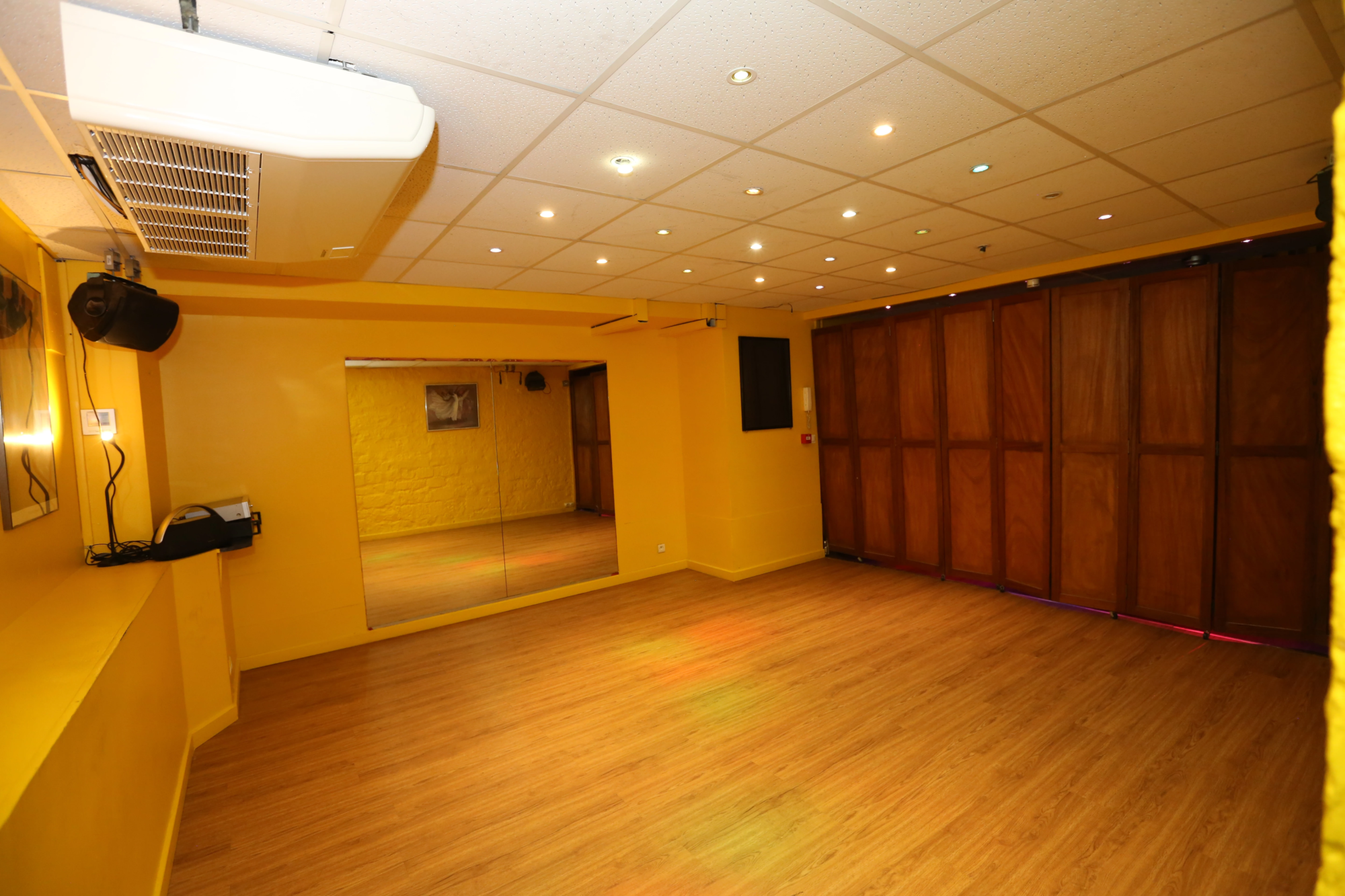 location-studio-petit-salon-ecole-danses-latines-tropicales